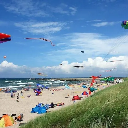 For 3 People Near The Sea